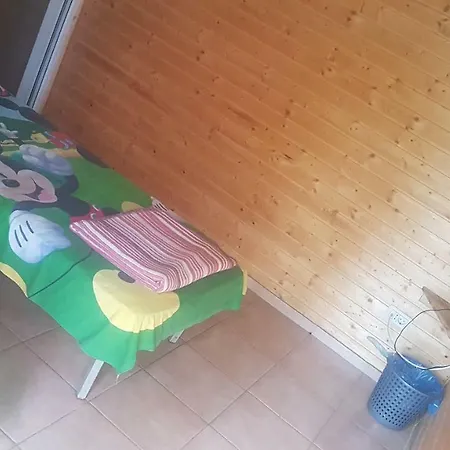 Goa Can بيت خشبي *
